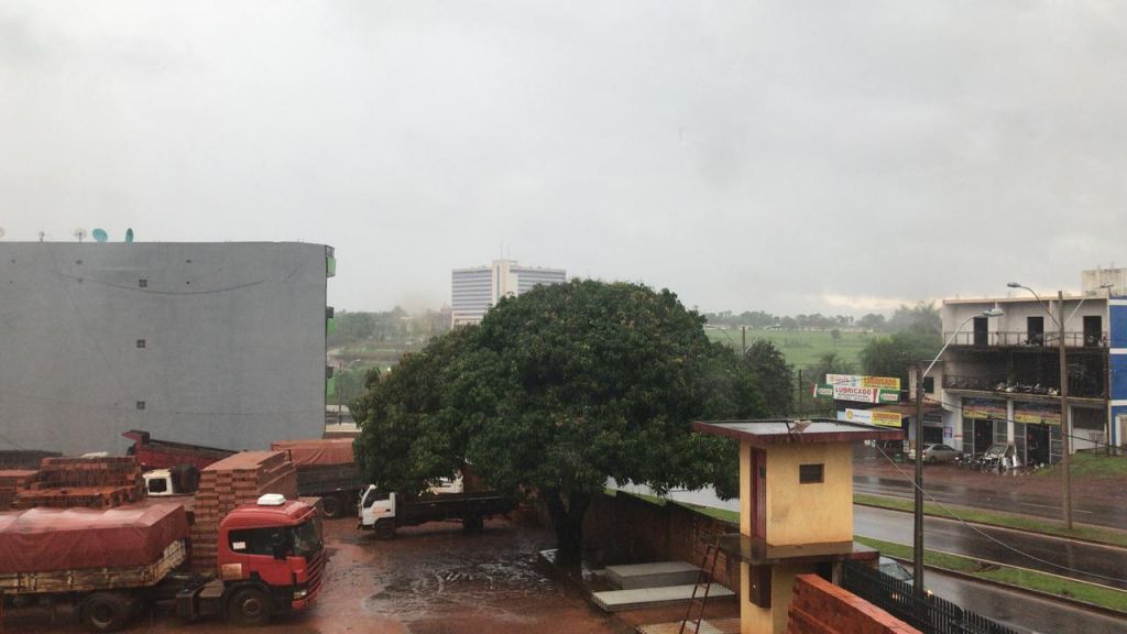 LA CURVA DEPOSITO DE MATERIALES DE CONSTRUCCION OFRECE TERRENO — foto 2