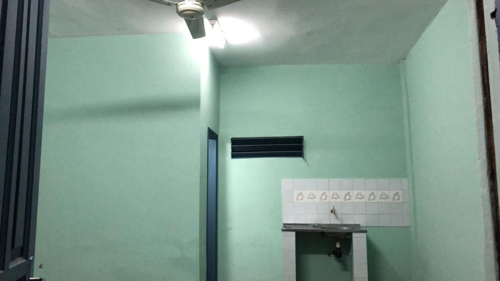 INMOBILIARIA ALQUILA SALON en Barrio San Pablo, calle Mburucuyá 798 casi Samuú — foto 2