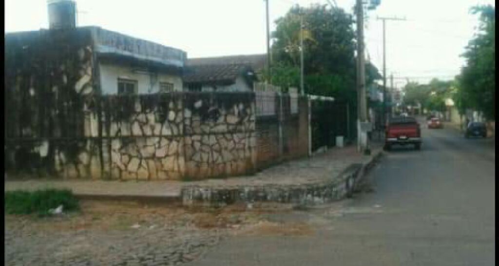 VENDO CASA EN EL CENTRO DE SAN LORENZO — foto 2