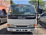 vendo camion nissan atlas año 1996 recién importado diesel mecánico color blanco