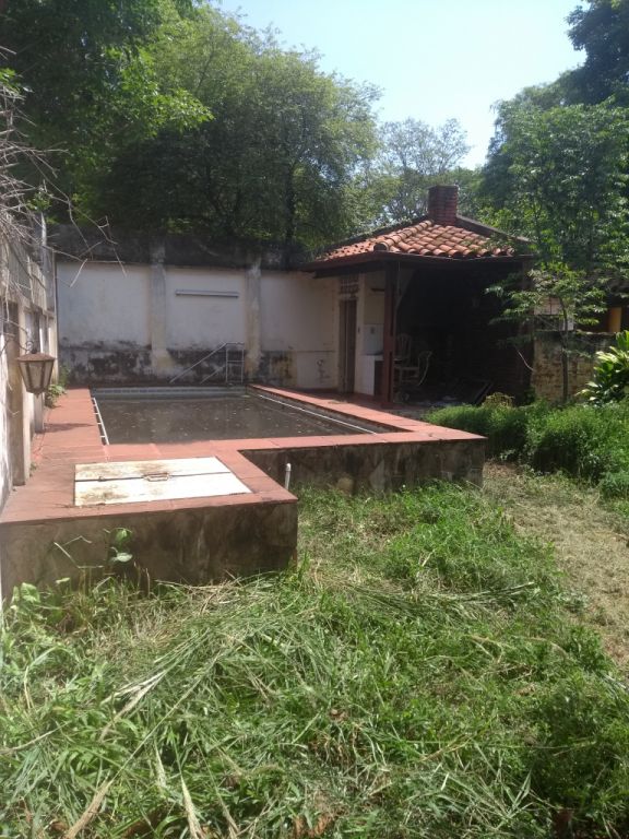 casa colonial a refaccionar en el microcentro con piscina y garage. — foto 2