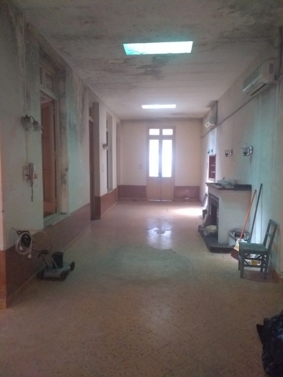 casa colonial a refaccionar en el microcentro con piscina y garage. — foto 3
