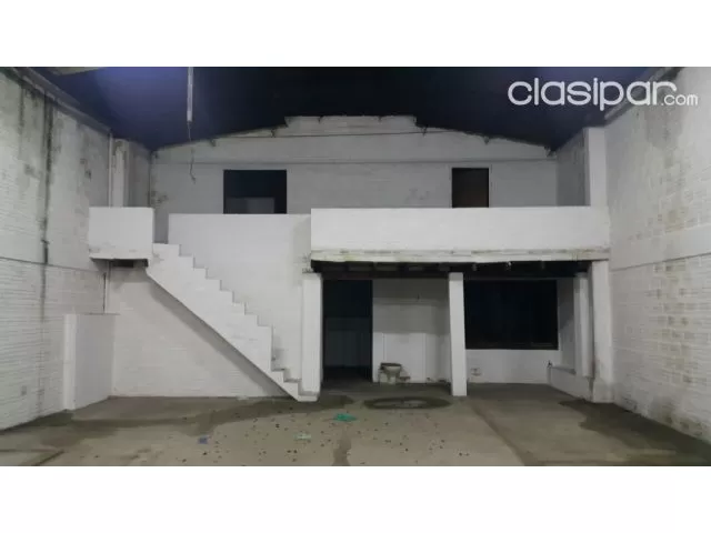 DEPÓSITO 370 M2 SOBRE DEFENSORES DEL CHACO FRENTE CASA GRUTTER — foto 2