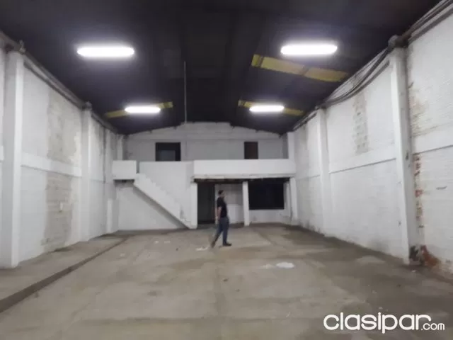 DEPÓSITO 370 M2 SOBRE DEFENSORES DEL CHACO FRENTE CASA GRUTTER — foto 3