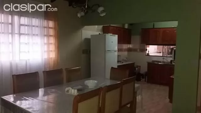 SAN LORENZO. VENDO RESIDENCIA ZONA PINEDO. LAGUNA GRANDE. CON TERRENO 1.400m2 — foto 3
