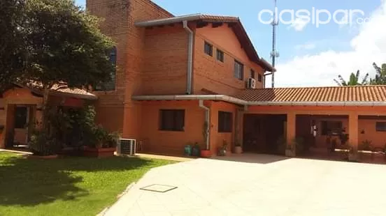 Oferta por tiempo limitado, amplia residencia en Hernandarias, inmejorable ubicación. — foto 2
