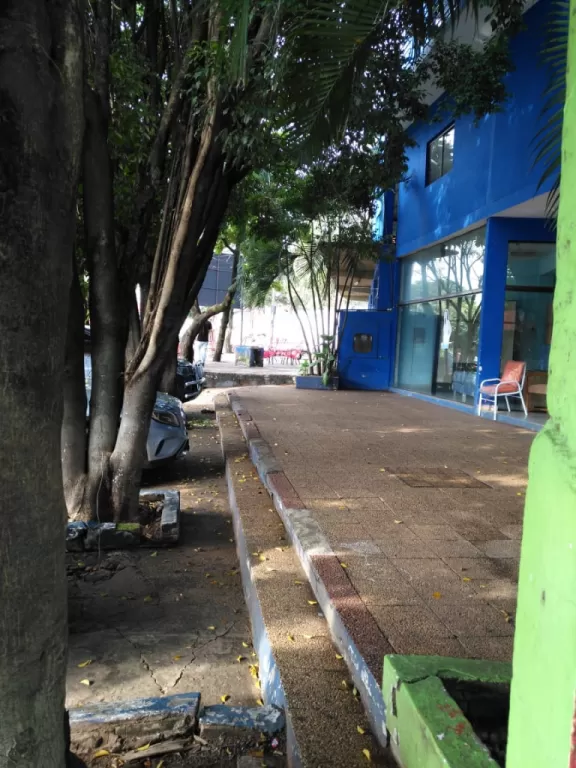 VENDO DOS SALONES AMPLIOS — foto 3