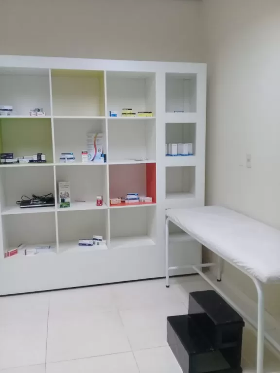 CLINICA ALQUILA CONSULTORIO MÉDICO CERCA DEL MERCADO 4 — foto 3