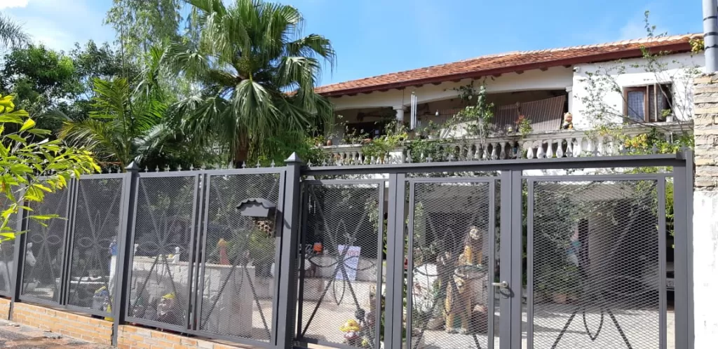 Hermosa casa zona Shopping Mariano (PARA INVERSIÓN) 3 terrenos de 12x35 — foto 2