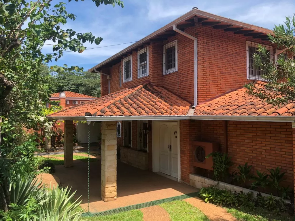 Alquila Casa de 4 dormitorios con piscina en Asunción llegando a Lambaré — foto 2