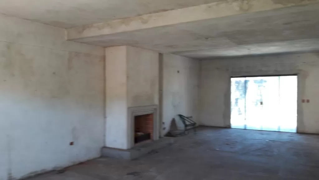 VENDO CASA A TERMINAR EN LAMBARE A UNA CUADRA DE BRUNO GUIGGIARI. ZONA POLLERIA DON JULIAN — foto 2