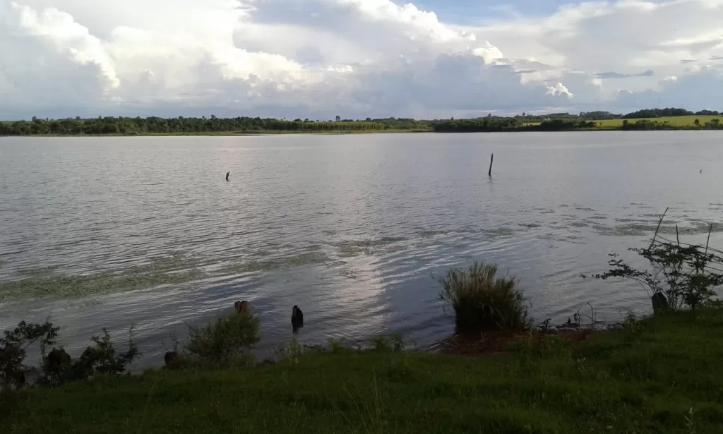 hermoso terreno en venta al costado del lago yguazu... — foto 2