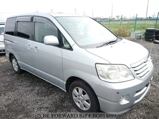 Toyota Noah 2005 — foto 4
