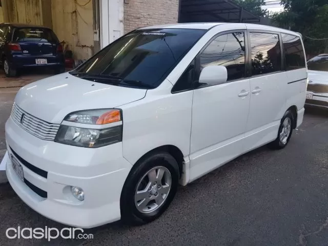 Toyota Voxy 2003 - foto 2