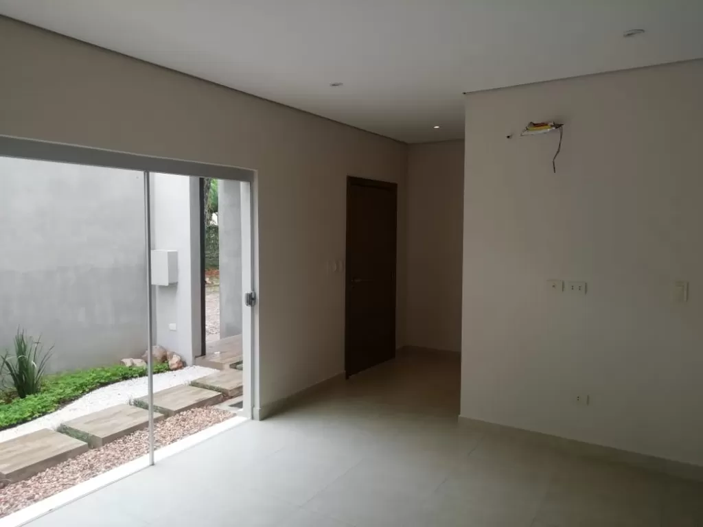 Vendo amplio Dúplex minimalista a estrenar en Los Laureles — foto 2
