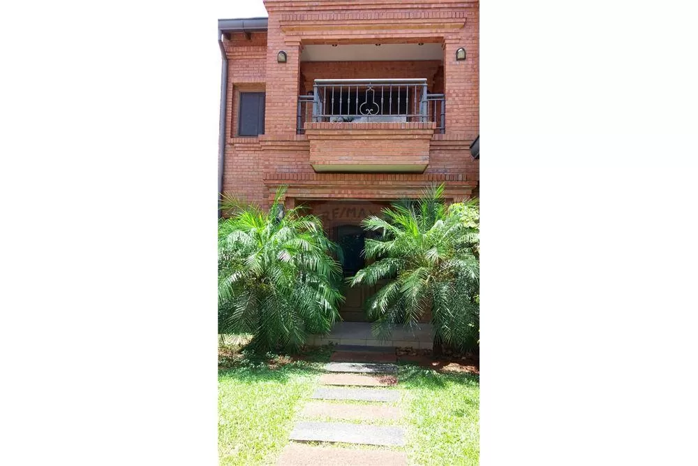VENDO RESIDENCIA LOS LAURELES — foto 2