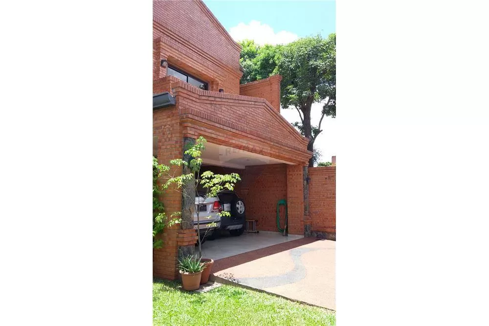 VENDO RESIDENCIA LOS LAURELES — foto 3