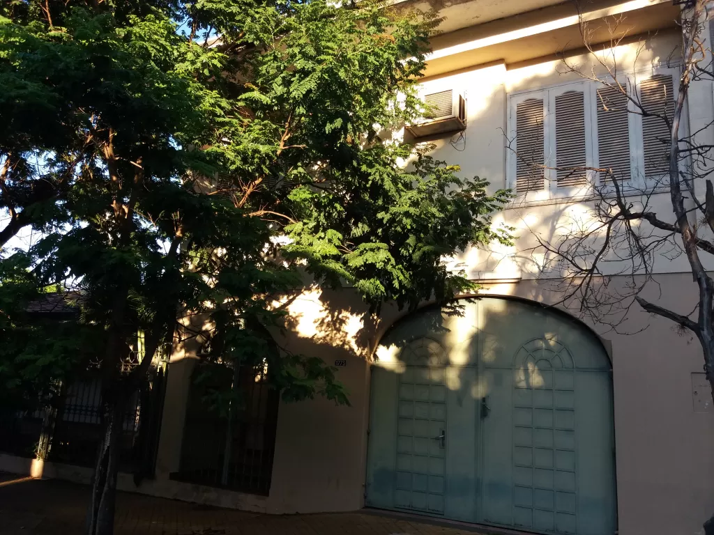 HERMOSA RESIDENCIA EN BARRIO RESIDENCIAL (DISTRITO RECOLETA) — foto 3