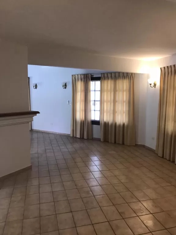 Alquilo Casa en Los Laureles — foto 2