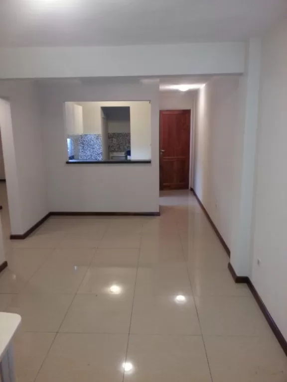 HERMOSO DEPARTAMENTO EN LUQUE — foto 2