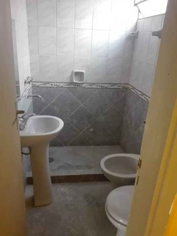 A CUADRAS DE ESPAÑA ZONA ANDE LA MERCEDES S PADRE CARDOZO AMPLIA PARA OFICINA. — foto 3