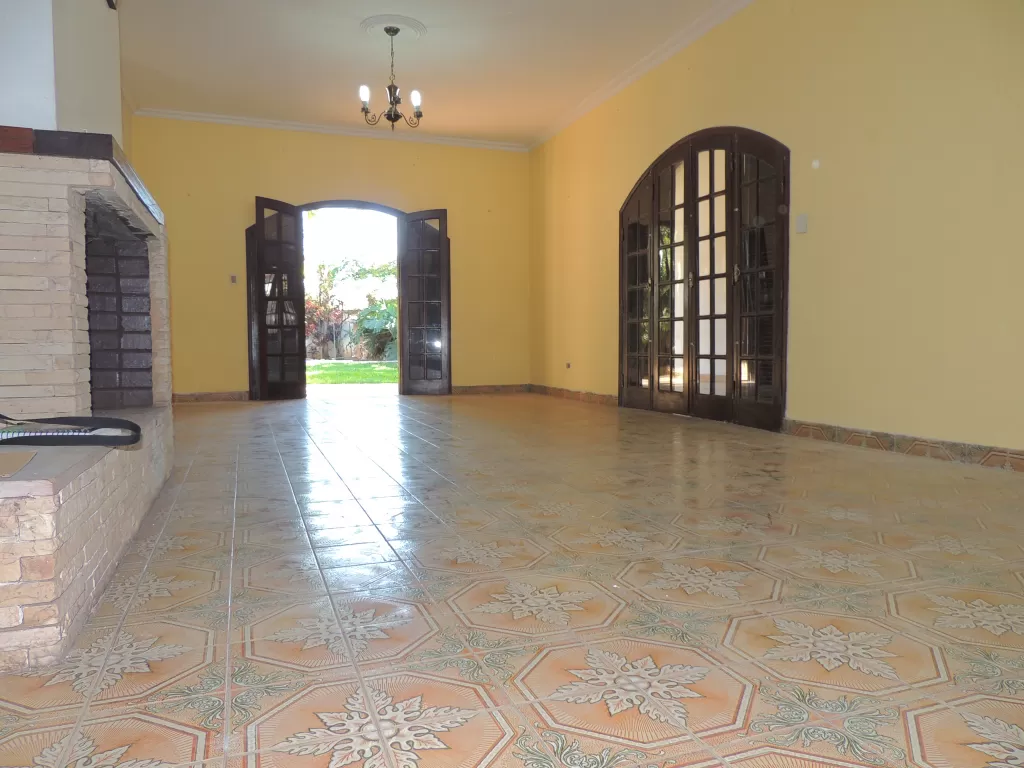 BO. SAJONIA VENDO HERMOSA CASA A 3 CUADRAS AVDA. CARLOS A. LOPEZ ZONA HOSP.ESPAÑOL 720 MT2 — foto 3