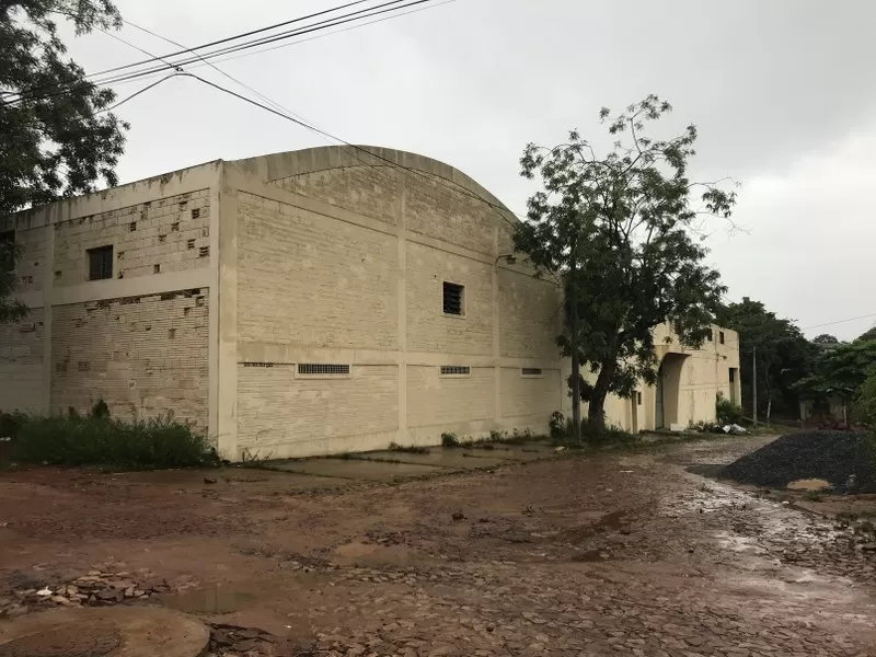 2.700 mts2 de deposito en San Lorenzo a pasos del Super Salemma — foto 2