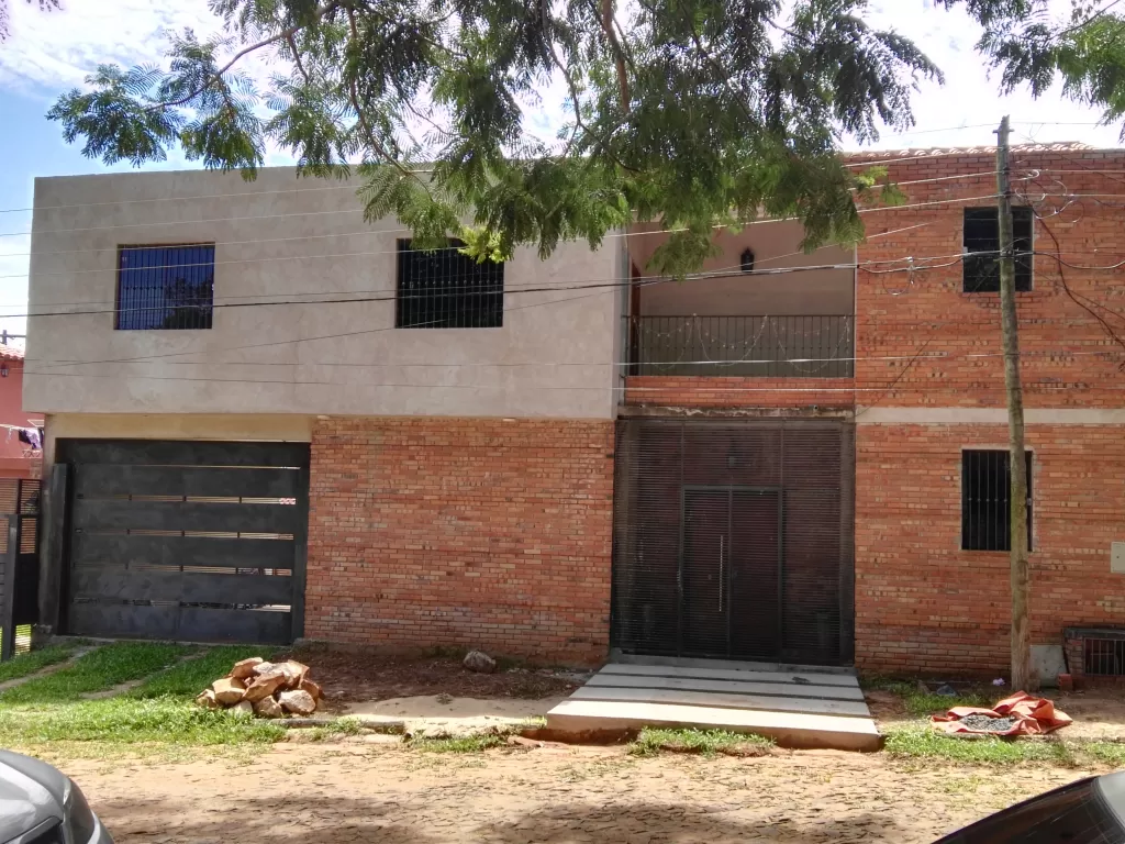 VENDO 2 DUPLEX JUNTOS!! ZONA GARDEN - LUQUE..ESQUINA S ASFALTO, CALLE JARDIN DE ORO!! — foto 3