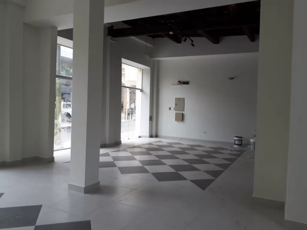 Alquilamos Amplio y Refaccionado Salón en el Centro — foto 2