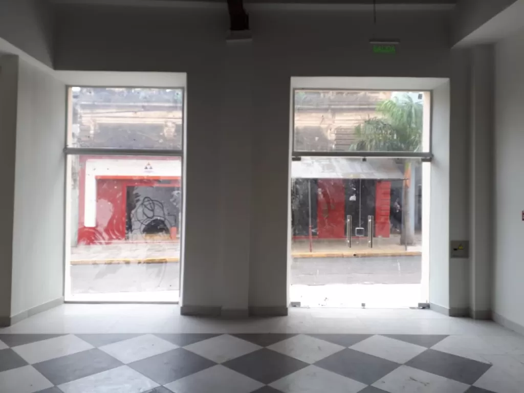 Alquilamos Amplio y Refaccionado Salón en el Centro — foto 3