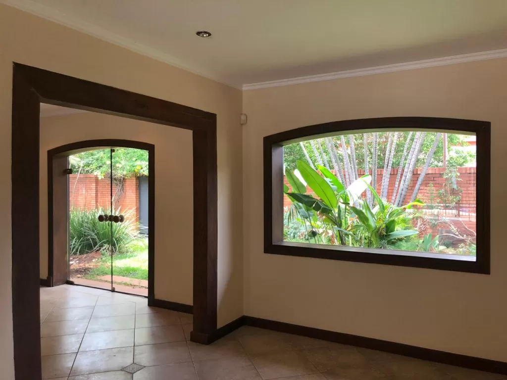 Alquila Residencia de 4 dormitorios con Piscina en Barrio Villa Morra — foto 3