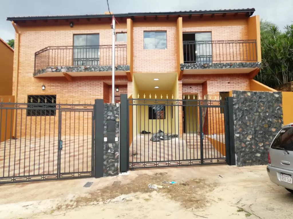 Lambare hermosos Duplex zona Canal 13.... — foto 2