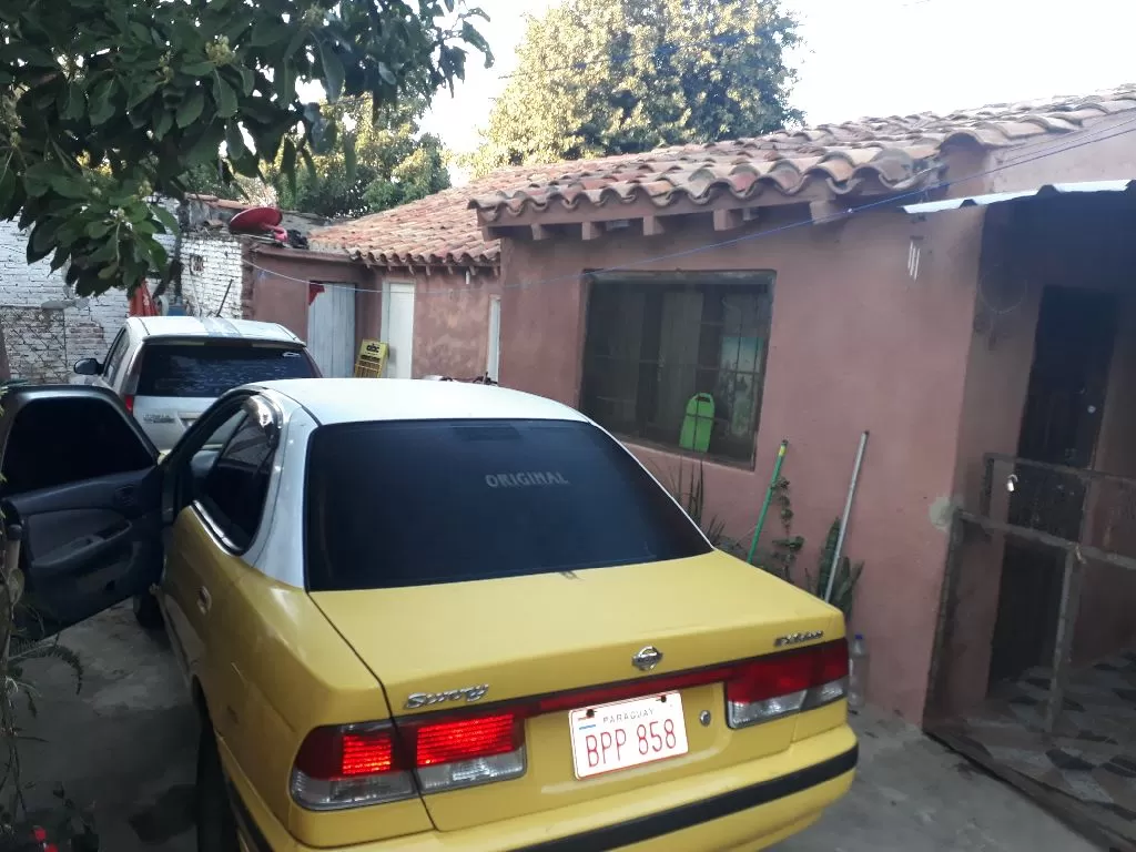 Remató casa esquina asfaltad en Asunción.. — foto 2