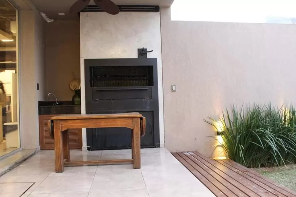 VENDO HERMOSA RESIDENCIA EN MBURUCUYA ESTILO MINIMALISTA — foto 2