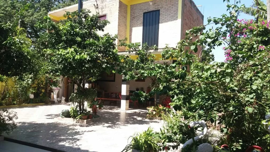 Casa muy amplia en dos pisos en Villa Elisa — foto 3