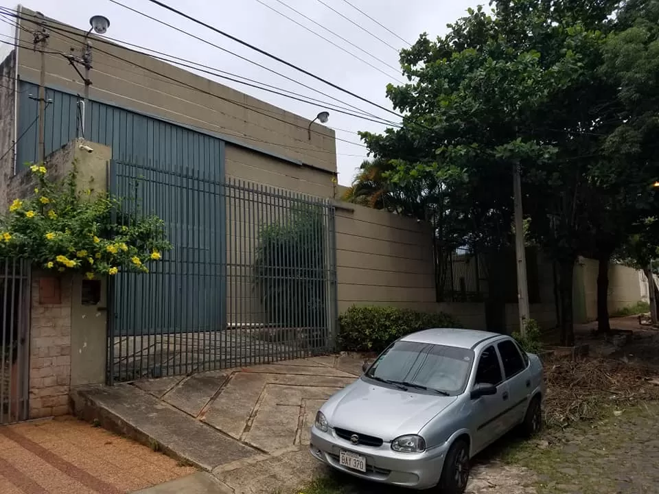 Lambare vendo importante deposito de 2.000 m2. z General Santos — foto 3