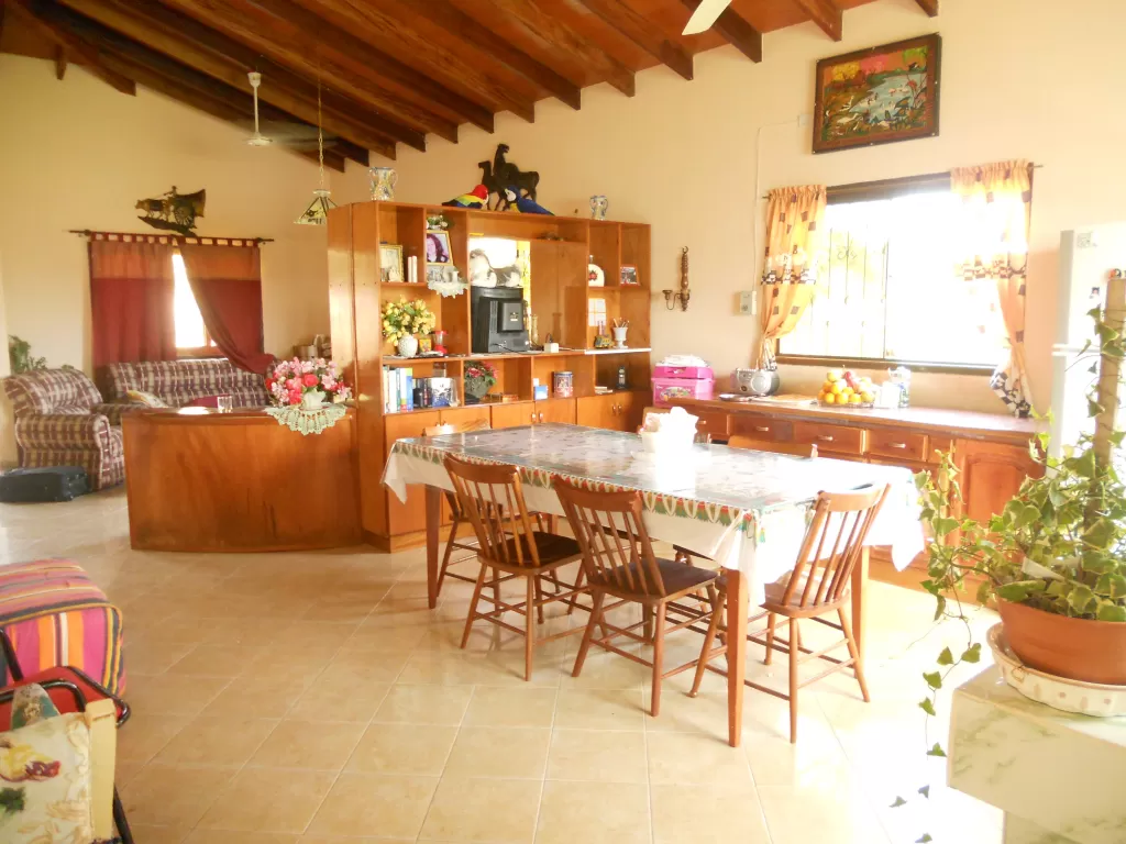 vendo casa en Caacupe 2 cuadras de la ruta 2 — foto 2
