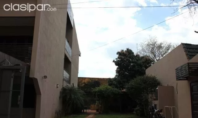 VENDO AMPLIA RESIDENCIA DE TRES NIVELES EN ASUNCION BARRIO LAS MERCEDES. cod 1440 — foto 2