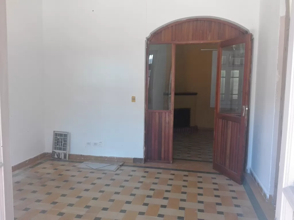 LAS MEREDES AMPLIA CASA A PASOS DE ESPAÑA IDEAL P OFICINA — foto 2