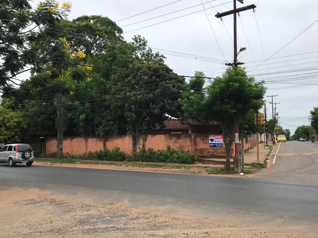 Vendo Terreno en Esquina - Av. Las Residentas - Luque — foto 3