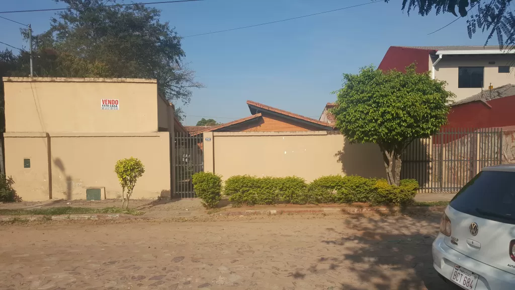 Casa en venta ubicado en el barrio Madame Lynch — foto 2