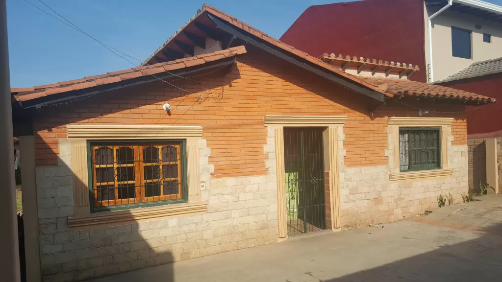 Casa en venta ubicado en el barrio Madame Lynch — foto 3