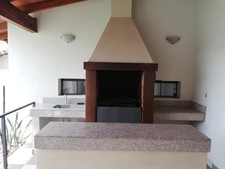 VENDO CASA CON PISCINA BARRIO SANTA TERESA — foto 3
