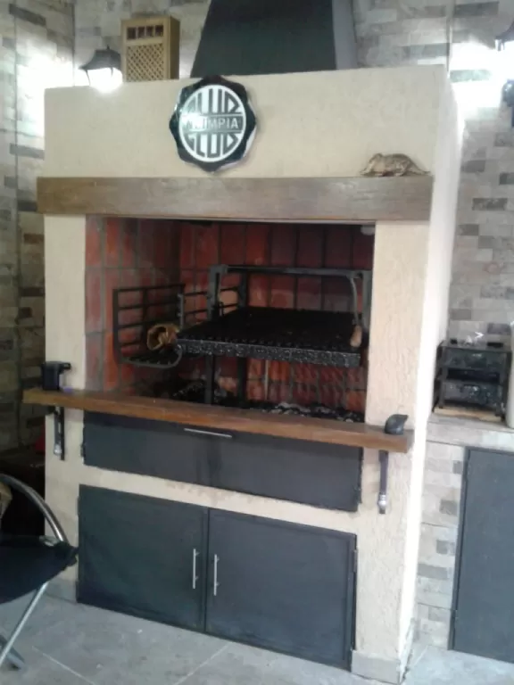 Vendo Casa sobre Av. Artigas — foto 3