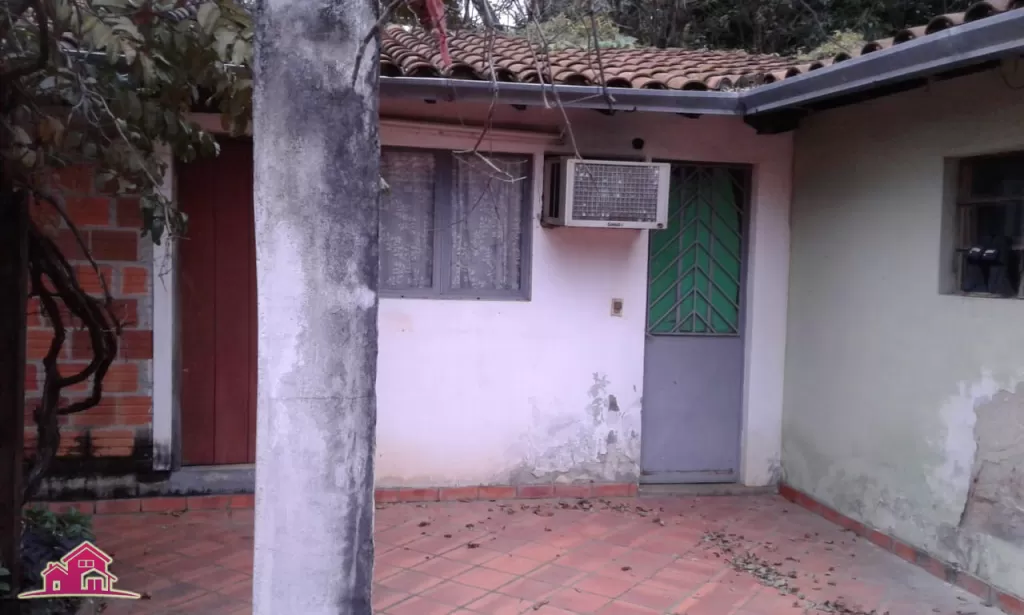 CASA DE 3 HABITACIONES A UNA CUADRA DE MADAME LYNCH - 17x30 — foto 2