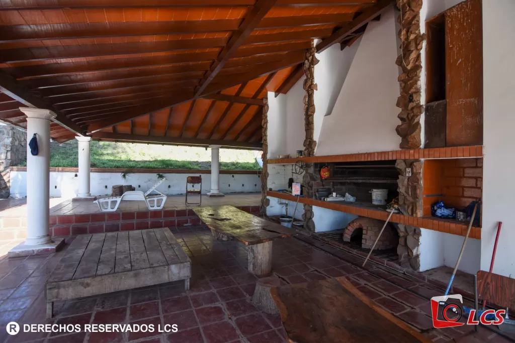 TERRENO CON CONSTRUCCIÓN A TERMINAR O DEMOLER. BARRIO REPUBLICANO — foto 3