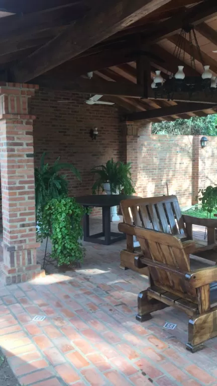HERMOSA CASA EN SAN BERNARDINO. Mes o quincena — foto 3