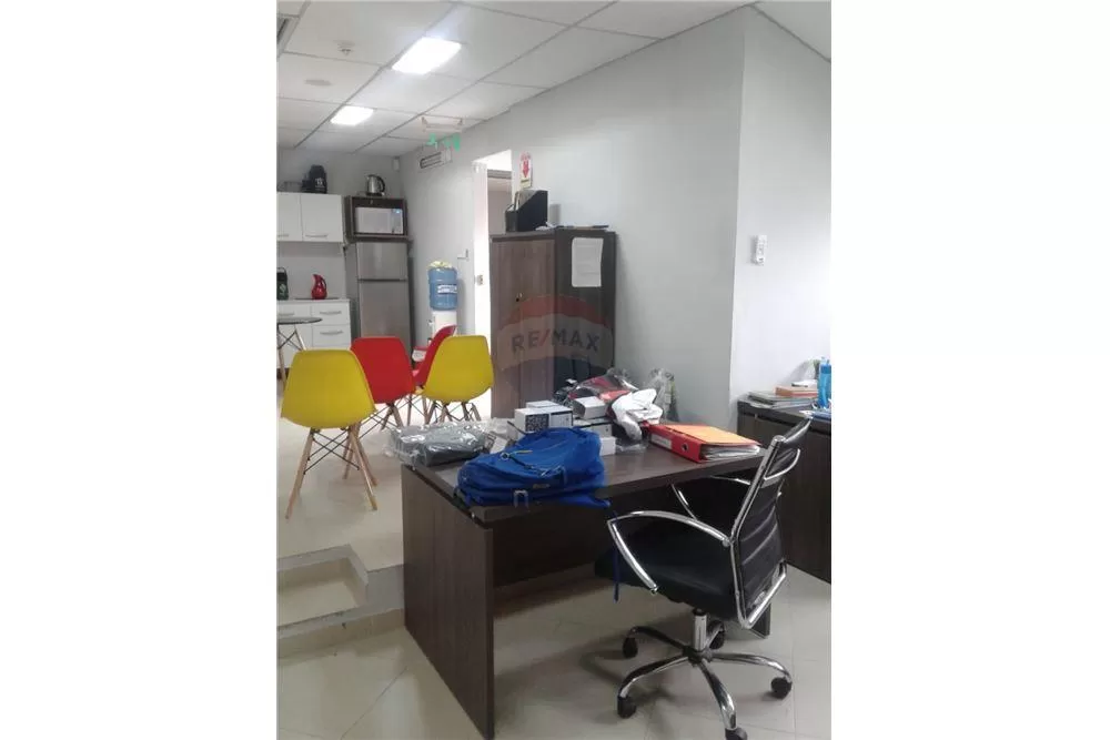 VENDO LOCAL COMERCIAL SOBRE JULIO CORREA — foto 2