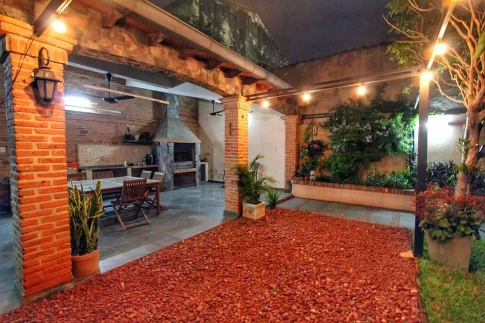Oferto casa de 7 habitaciones en el Barrio Hipódromo — foto 2