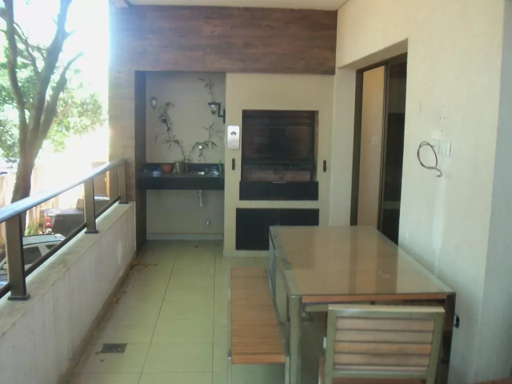 LUJOSO DEPARTAMENTO AMOBLADO EN BARRIO LOS LAURELES, PISCINA QUINCHO — foto 3
